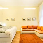 Orange In The Heart Of With Free Garage Budapeszt
