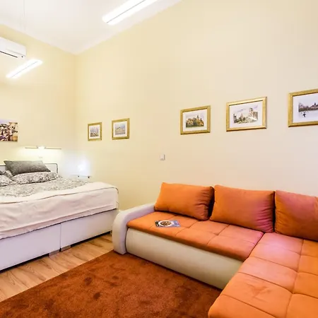 Orange In The Heart Of With Free Garage Apartmán Budapešť
