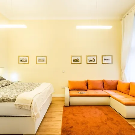 Orange In The Heart Of With Free Garage Будапешт