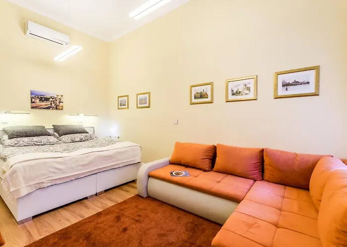 Orange In The Heart Of With Free Garage Lägenhet Budapest